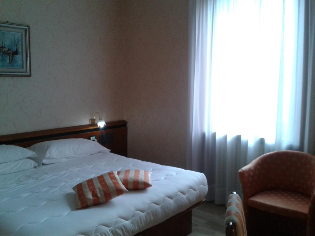 Hotel Villa Delle Ortensie Sant'Omobono Imagna Pokoj fotografie